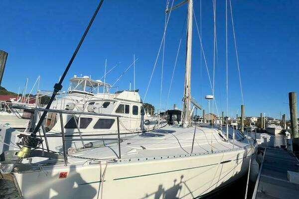 Photo of the 1996 Beneteau 42s7 "Perigee"