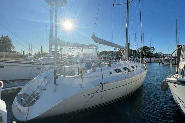 Photo of the 1996 Beneteau 42s7 "Perigee"