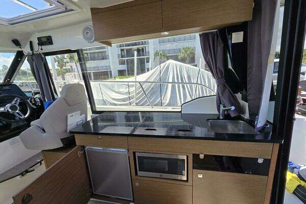 Jeanneau NC 1095 Yacht For Sale