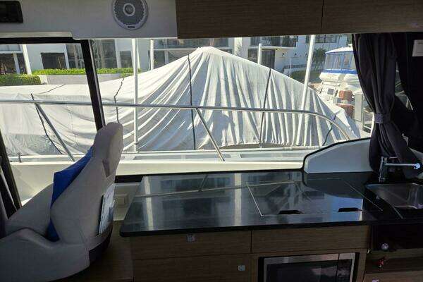 Jeanneau NC 1095 Yacht For Sale