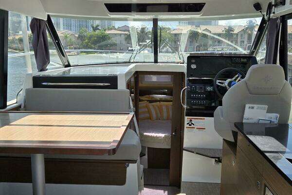 Jeanneau NC 1095 Yacht For Sale
