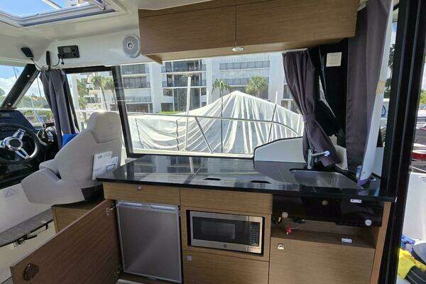 Jeanneau NC 1095 Yacht For Sale