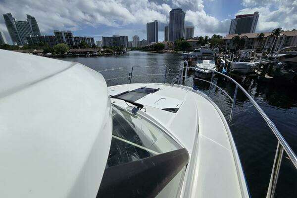 Jeanneau NC 1095 Yacht For Sale