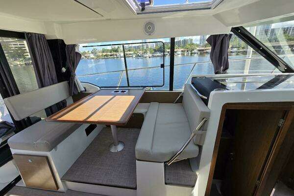 Jeanneau NC 1095 Yacht For Sale