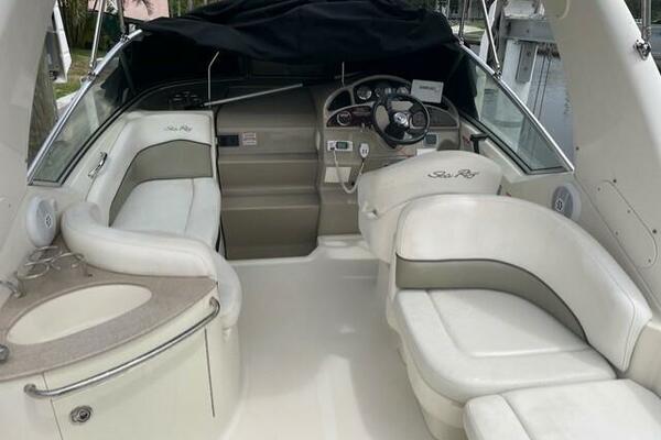 26ft Sea Ray Yacht For Sale
