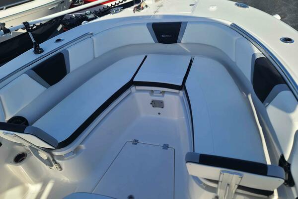 28ft Robalo Yacht For Sale