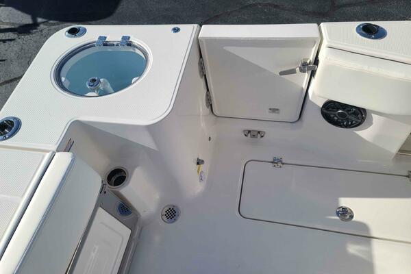 28ft Robalo Yacht For Sale