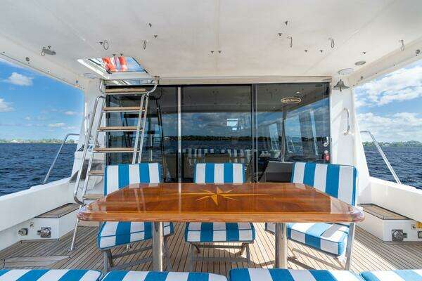 Pacific Mariner 65 Motor Yacht Yacht For Sale