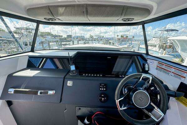 Axopar 37 Cross Cabin Yacht For Sale