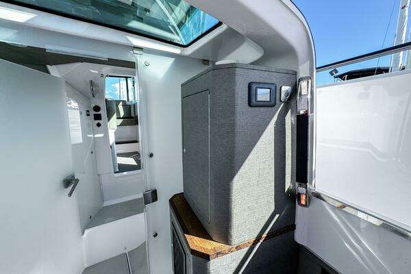 Axopar 37 Cross Cabin Yacht For Sale