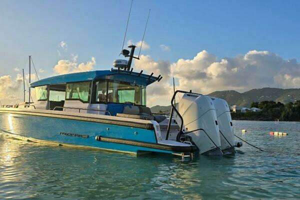 Axopar 37 Cross Cabin Yacht For Sale