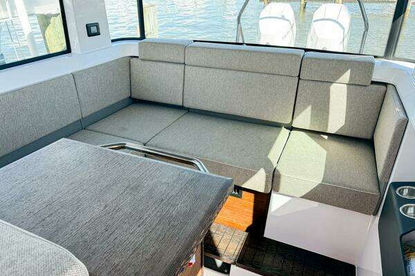 Axopar 37 Cross Cabin Yacht For Sale