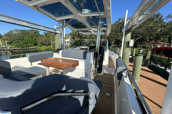 Nimbus T9 Yacht For Sale