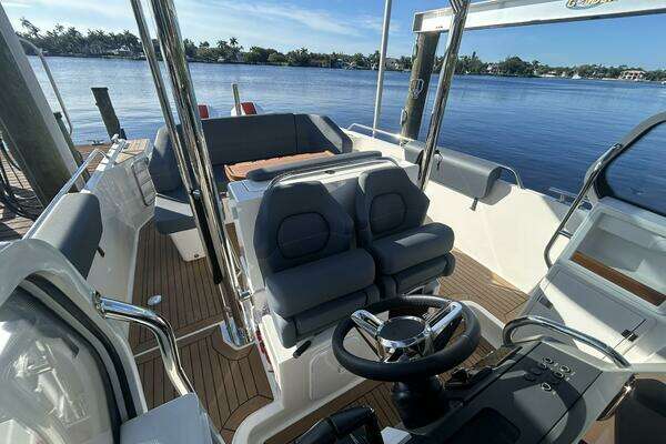 Nimbus T9 Yacht For Sale