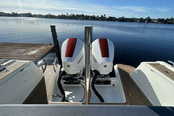 Nimbus T9 Yacht For Sale