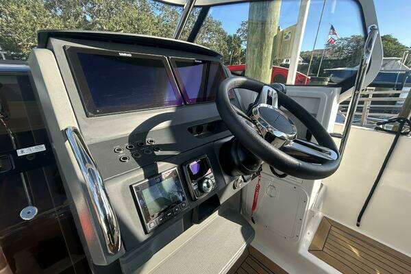 Nimbus T9 Yacht For Sale