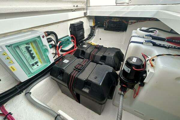 Nimbus T9 Yacht For Sale