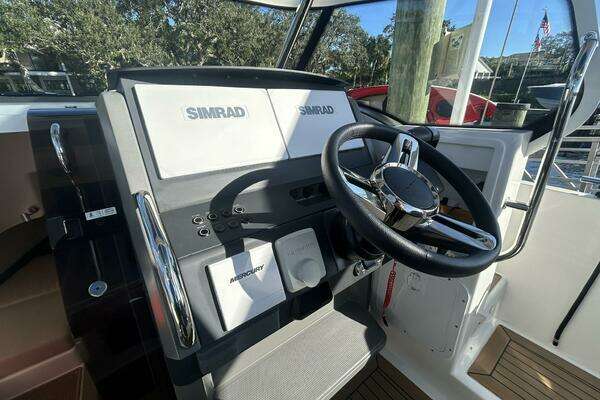 Nimbus T9 Yacht For Sale