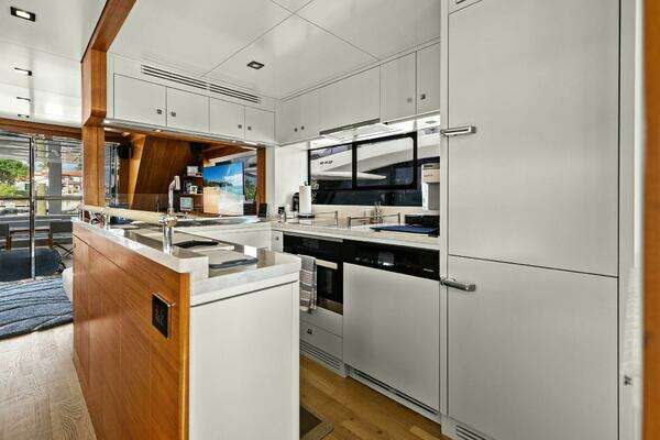 Sirena 64 Yacht For Sale