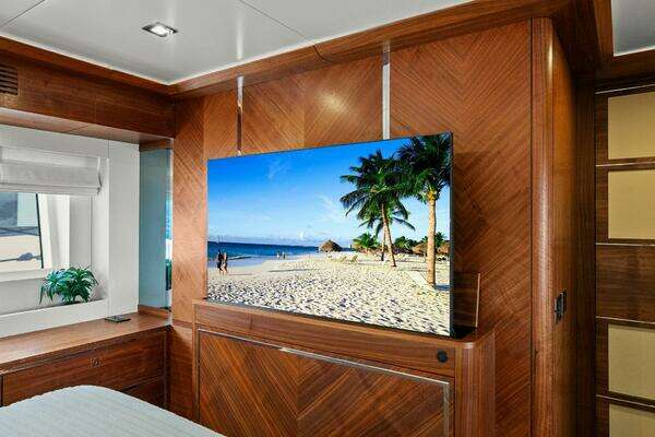 Sirena 64 Yacht For Sale