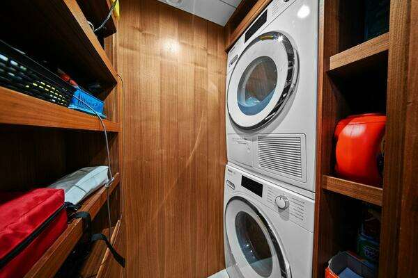 Sirena 64 Yacht For Sale