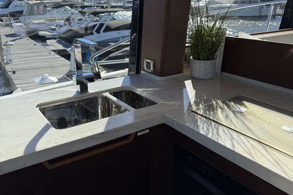 Galeon 500 FLY Yacht For Sale