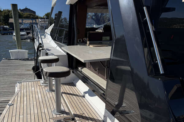 Galeon 500 FLY Yacht For Sale
