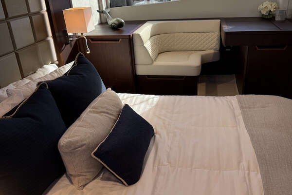 Galeon 500 FLY Yacht For Sale