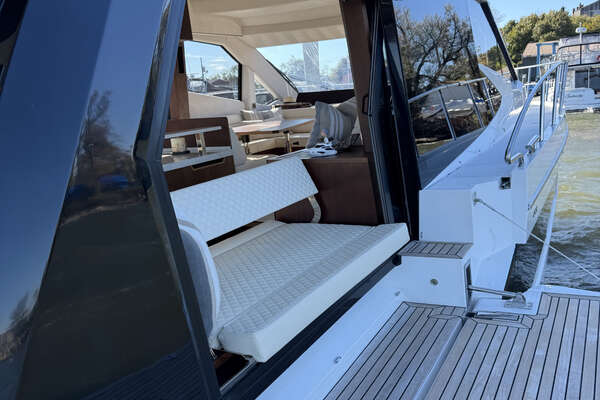 Galeon 500 FLY Yacht For Sale