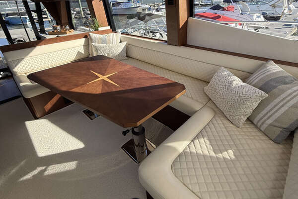 Galeon 500 FLY Yacht For Sale