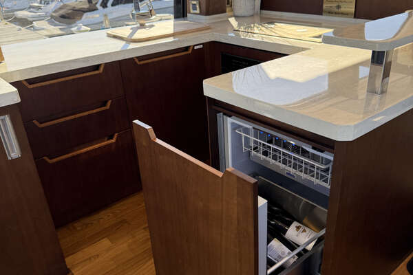 Galeon 500 FLY Yacht For Sale