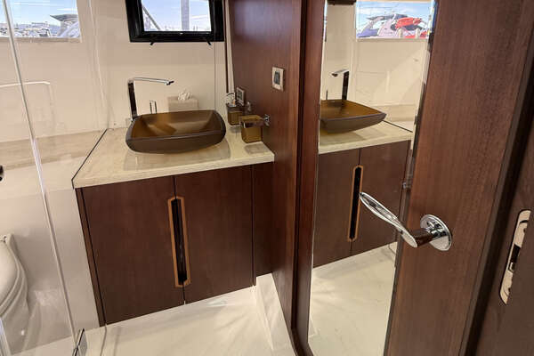 Galeon 500 FLY Yacht For Sale