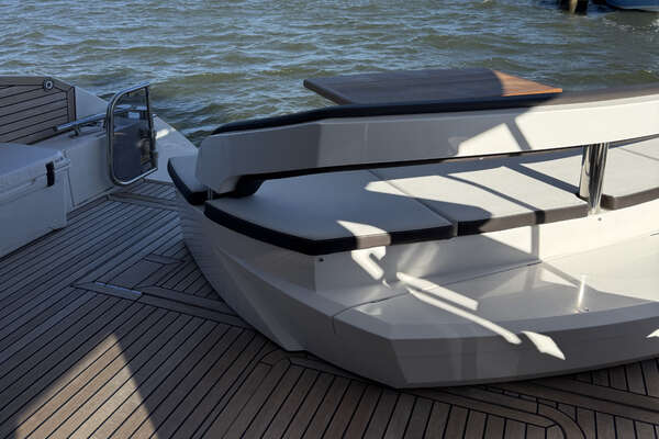 Galeon 500 FLY Yacht For Sale