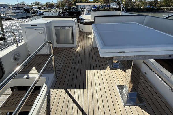 Galeon 500 FLY Yacht For Sale