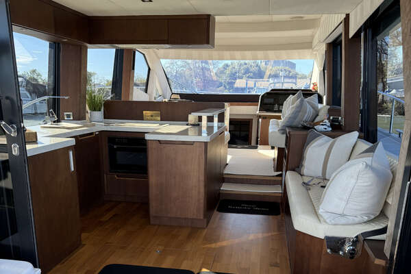 Galeon 500 FLY Yacht For Sale