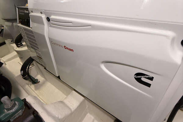 Galeon 500 FLY Yacht For Sale