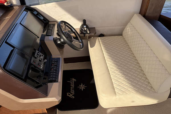 Galeon 500 FLY Yacht For Sale