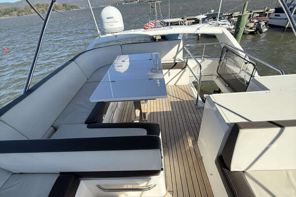 Galeon 500 FLY Yacht For Sale