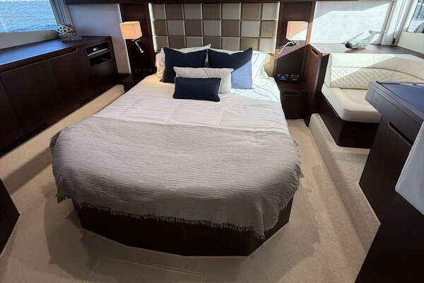 Galeon 500 FLY Yacht For Sale