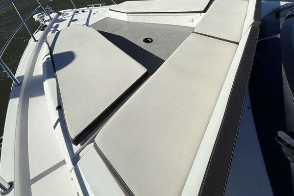 Galeon 500 FLY Yacht For Sale