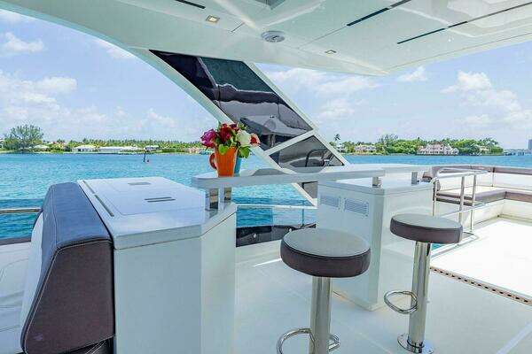 Galeon 640 FLY Yacht For Sale