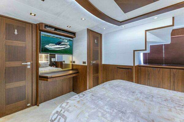 Galeon 640 FLY Yacht For Sale