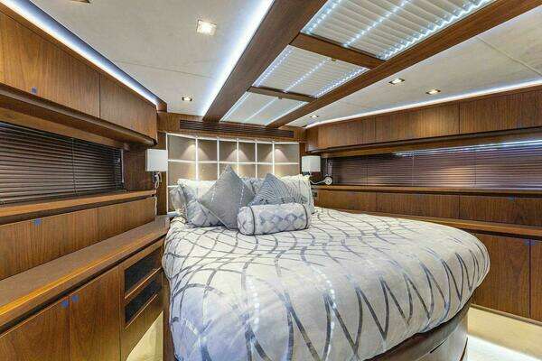 Galeon 640 FLY Yacht For Sale