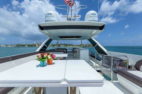Galeon 640 FLY Yacht For Sale