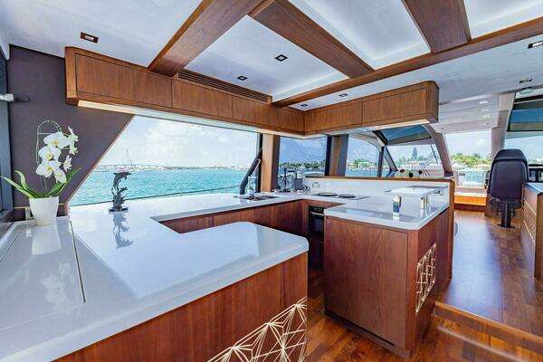 Galeon 640 FLY Yacht For Sale