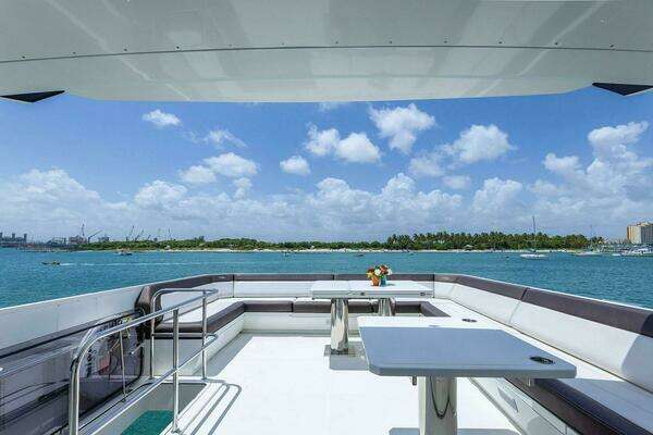 Galeon 640 FLY Yacht For Sale