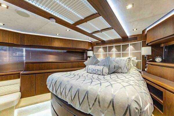 Galeon 640 FLY Yacht For Sale