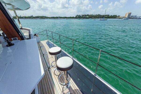 Galeon 640 FLY Yacht For Sale