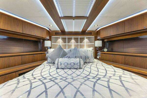 Galeon 640 FLY Yacht For Sale