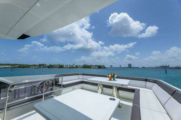 Galeon 640 FLY Yacht For Sale